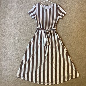 Women’s Short Sleeve Midi Stretch dress size small